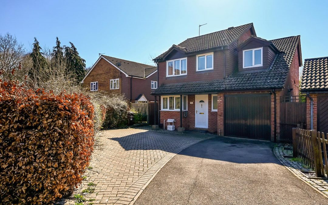 Longstock Close, Chineham, Basingstoke