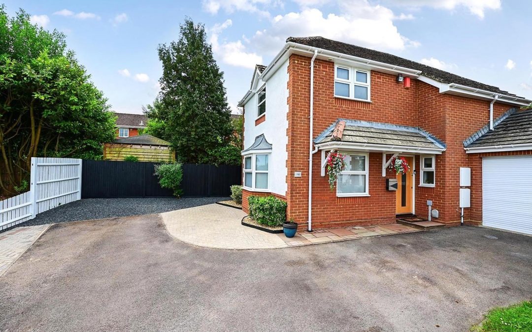 Chatsworth Green, Hatch Warren, Basingstoke